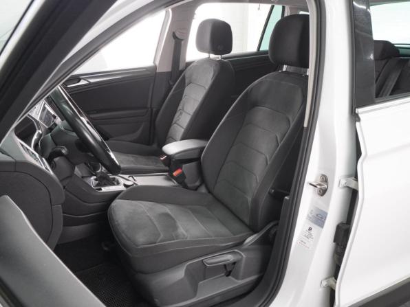 Volkswagen Tiguan II Рестайлинг с пробегом 2021 года, цена 3 149 000 рублей, 107869 км, внедорожник, Автокод Объявления