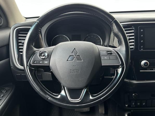 Mitsubishi Outlander III Рестайлинг 3 с пробегом 2021 года, цена 1 950 000 рублей, 130000 км, внедорожник, Автокод Объявления