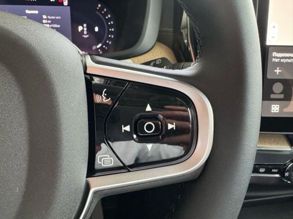 Volvo XC60 II Рестайлинг 2 с пробегом 2025 года, цена 7 800 000 рублей, 571 км, внедорожник, Автокод Объявления