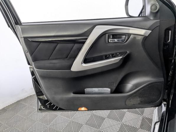 Mitsubishi Pajero Sport III с пробегом 2019 года, цена 2 490 000 рублей, 231518 км, внедорожник, Автокод Объявления