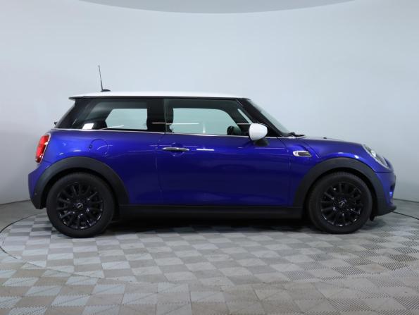 Mini Hatch III (F55/F56) Рестайлинг с пробегом 2019 года, цена 1 947 800 рублей, 50000 км, хэтчбек, Автокод Объявления