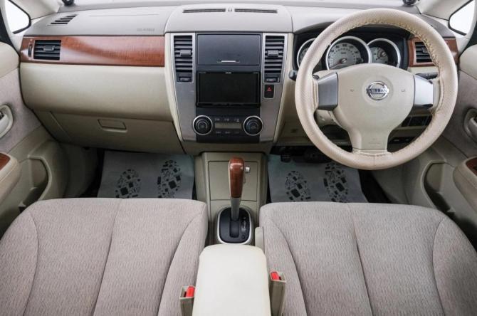 Nissan Tiida I Рестайлинг с пробегом 2010 года, цена 649 000 рублей, 313000 км, седан, Автокод Объявления
