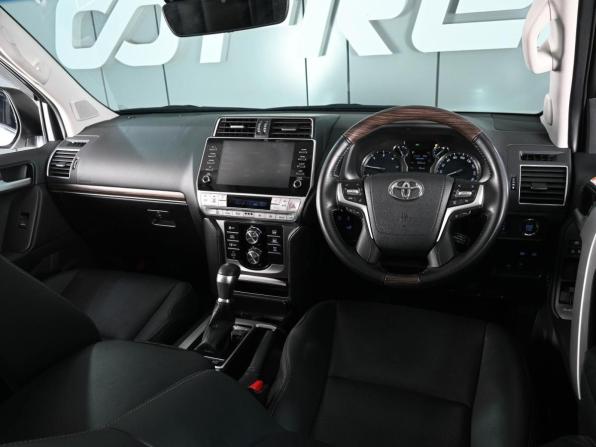 Toyota Land Cruiser Prado 150 Series Рестайлинг 3 с пробегом 2022 года, цена 6 450 000 рублей, 37041 км, внедорожник, Автокод Объявления