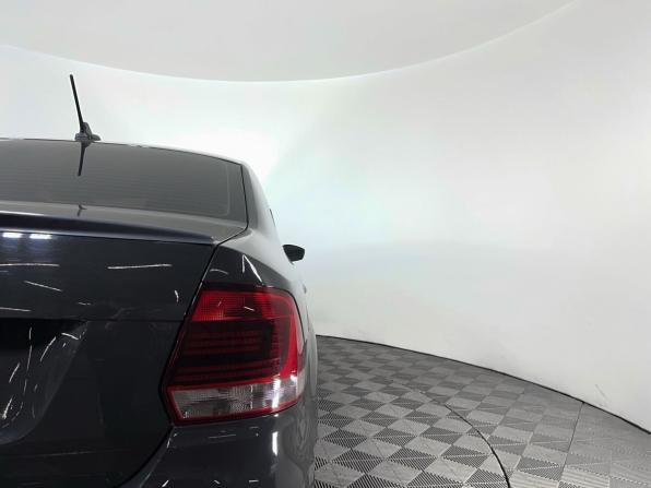Volkswagen Polo V Рестайлинг с пробегом 2018 года, цена 1 385 000 рублей, 77000 км, седан, Автокод Объявления