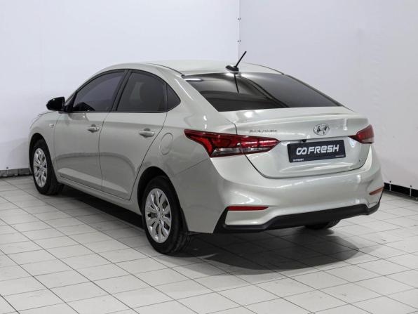 Hyundai Solaris II с пробегом 2018 года, цена 1 570 000 рублей, 96221 км, седан, Автокод Объявления