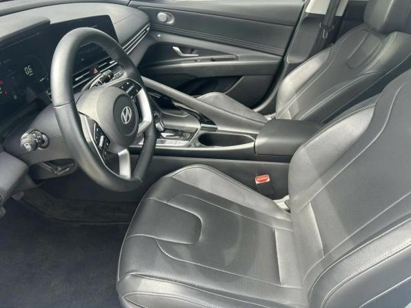 Hyundai Elantra VII (CN7) Рестайлинг с пробегом 2023 года, цена 2 575 800 рублей, 20718 км, седан, Автокод Объявления