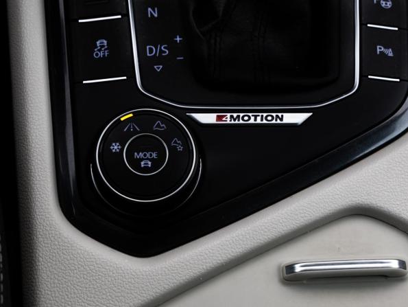 Volkswagen Tiguan II с пробегом 2017 года, цена 2 299 000 рублей, 138331 км, внедорожник, Автокод Объявления