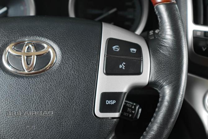 Toyota Land Cruiser 200 Series Рестайлинг 1 с пробегом 2014 года, цена 4 649 000 рублей, 228731 км, внедорожник, Автокод Объявления