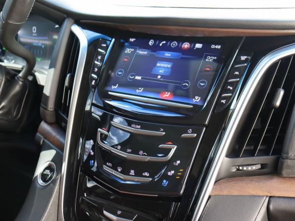 Cadillac Escalade IV с пробегом 2019 года, цена 5 300 000 рублей, 149850 км, внедорожник, Автокод Объявления