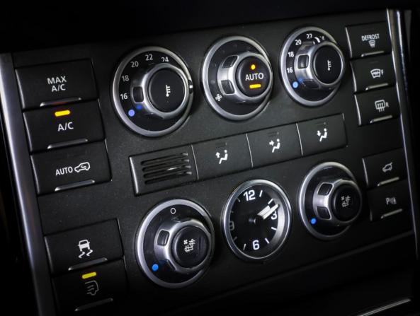 Land Rover Range Rover III Рестайлинг 2 с пробегом 2010 года, цена 1 364 000 рублей, 226595 км, внедорожник, Автокод Объявления