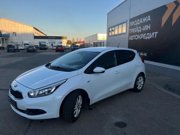 Kia Ceed II с пробегом 2014 года, цена 900 000 рублей, 239932 км, хэтчбек, Автокод Объявления