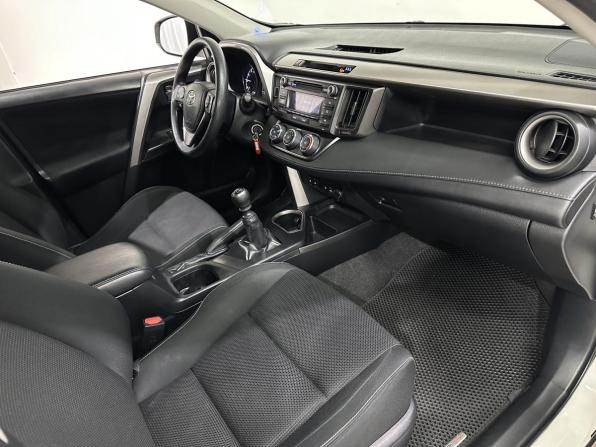 Toyota RAV4 IV (XA40) Рестайлинг с пробегом 2015 года, цена 1 899 000 рублей, 177145 км, внедорожник, Автокод Объявления