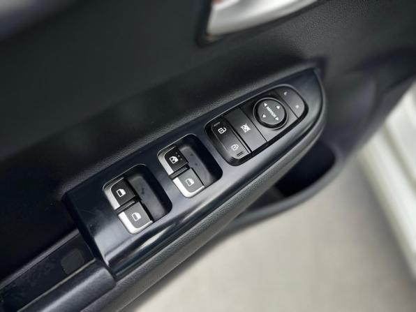 Kia Rio IV с пробегом 2019 года, цена 1 350 000 рублей, 80589 км, седан, Автокод Объявления