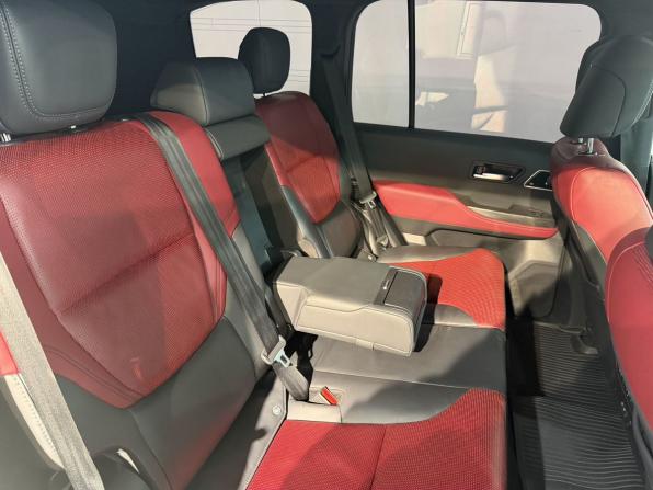 Toyota Land Cruiser 300 Series с пробегом 2021 года, цена 10 700 000 рублей, 99099 км, внедорожник, Автокод Объявления