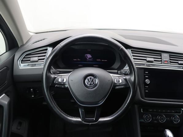 Volkswagen Tiguan II с пробегом 2018 года, цена 2 320 000 рублей, 145000 км, внедорожник, Автокод Объявления