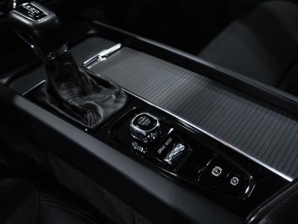 Volvo V60 Cross Country II с пробегом 2020 года, цена 3 549 898 рублей, 118075 км, универсал, Автокод Объявления