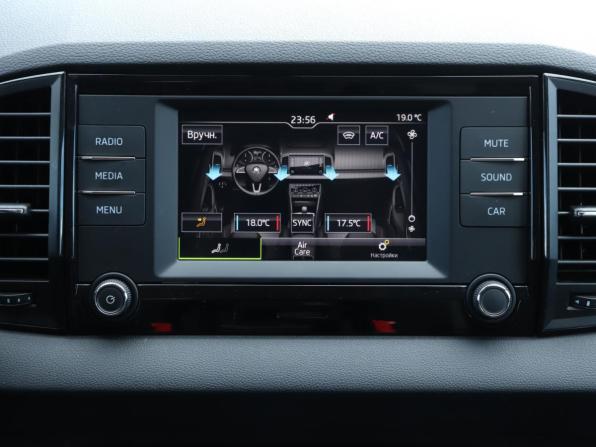 Skoda Karoq I с пробегом 2022 года, цена 2 250 000 рублей, 55000 км, внедорожник, Автокод Объявления