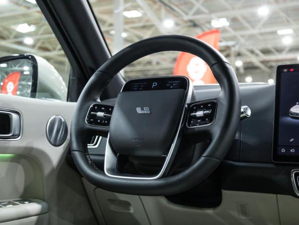 Li Auto (Lixiang) L8 I с пробегом 2022 года, цена 6 250 000 рублей, 4530 км, внедорожник, Автокод Объявления