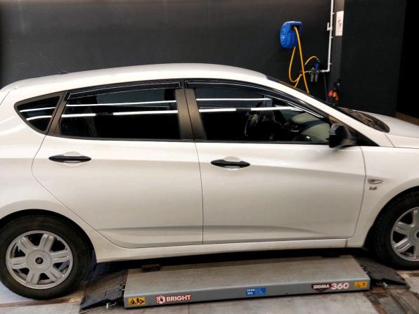 Hyundai Solaris I с пробегом 2014 года, цена 650 000 рублей, 105720 км, хэтчбек, Автокод Объявления
