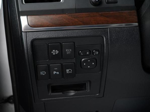 Toyota Land Cruiser 200 Series Рестайлинг 2 с пробегом 2016 года, цена 4 949 700 рублей, 219303 км, внедорожник, Автокод Объявления