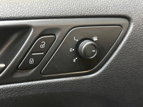 Volkswagen Jetta VI Рестайлинг с пробегом 2018 года, цена 1 640 000 рублей, 46993 км, седан, Автокод Объявления