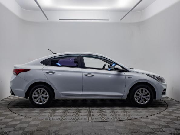 Hyundai Solaris II с пробегом 2017 года, цена 1 260 000 рублей, 111825 км, седан, Автокод Объявления
