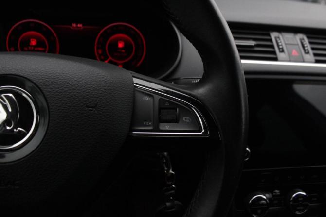 Skoda Octavia III (A7) Рестайлинг с пробегом 2018 года, цена 1 945 000 рублей, 197610 км, лифтбек, Автокод Объявления