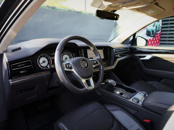 Volkswagen Touareg III с пробегом 2018 года, цена 3 999 500 рублей, 62745 км, внедорожник, Автокод Объявления
