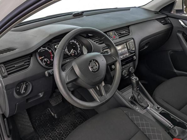 Skoda Octavia III (A7) Рестайлинг с пробегом 2020 года, цена 1 980 000 рублей, 64850 км, лифтбек, Автокод Объявления