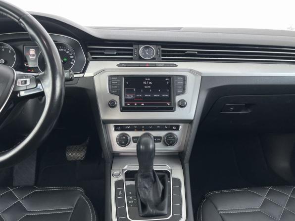 Volkswagen Passat B8 с пробегом 2016 года, цена 1 698 000 рублей, 150611 км, седан, Автокод Объявления