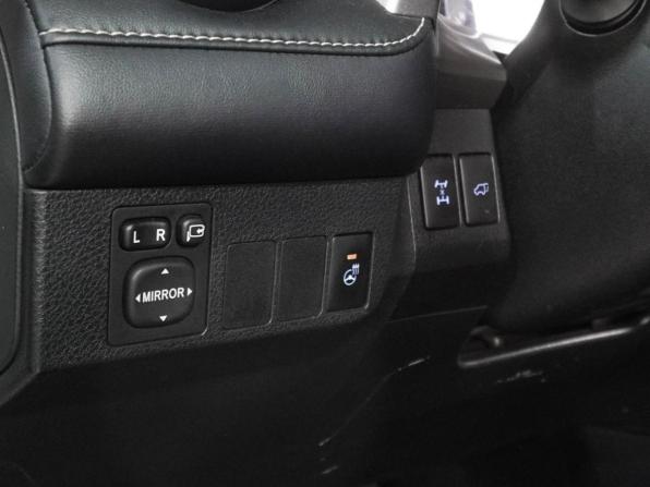 Toyota RAV4 IV (XA40) Рестайлинг с пробегом 2017 года, цена 2 409 000 рублей, 100748 км, внедорожник, Автокод Объявления