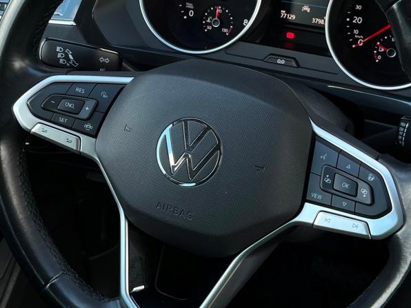 Volkswagen Tiguan II Рестайлинг с пробегом 2021 года, цена 3 325 100 рублей, 77129 км, внедорожник, Автокод Объявления