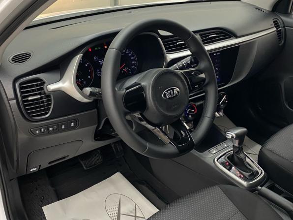 Kia Rio IV Рестайлинг с пробегом 2021 года, цена 1 555 000 рублей, 96907 км, седан, Автокод Объявления