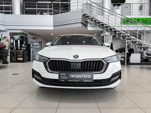 Skoda Octavia IV (A8) с пробегом 2021 года, цена 2 230 000 рублей, 114811 км, лифтбек, Автокод Объявления