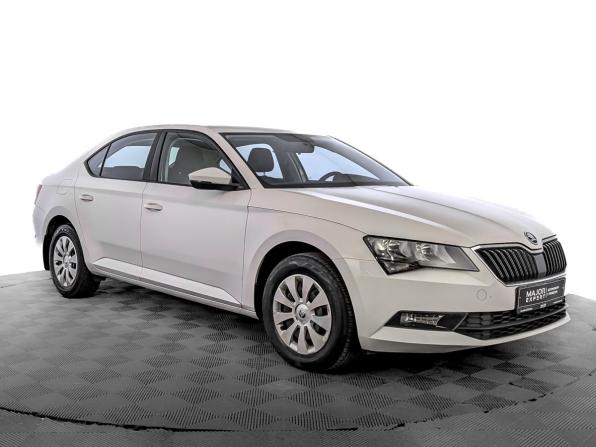 Skoda Superb III с пробегом 2019 года, цена 2 399 000 рублей, 40183 км, лифтбек, Автокод Объявления
