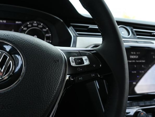 Volkswagen Passat B8 с пробегом 2017 года, цена 1 999 000 рублей, 127826 км, седан, Автокод Объявления