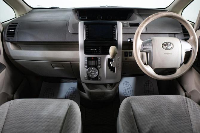 Toyota Noah II (R70) с пробегом 2009 года, цена 1 299 000 рублей, 123500 км, минивэн, Автокод Объявления
