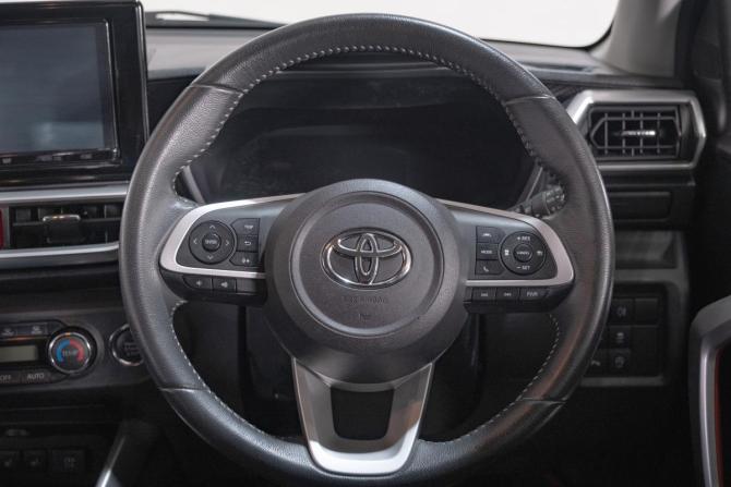 Toyota Raize I с пробегом 2019 года, цена 1 799 000 рублей, 28150 км, внедорожник, Автокод Объявления