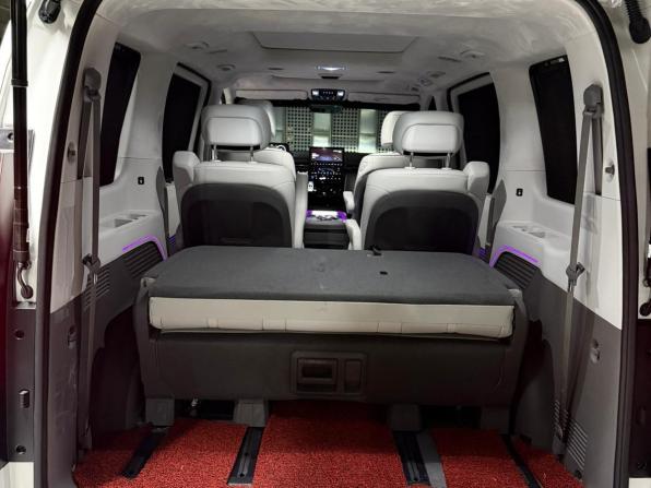 Hyundai Staria I с пробегом 2025 года, цена 8 990 000 рублей, 14900 км, минивэн, Автокод Объявления
