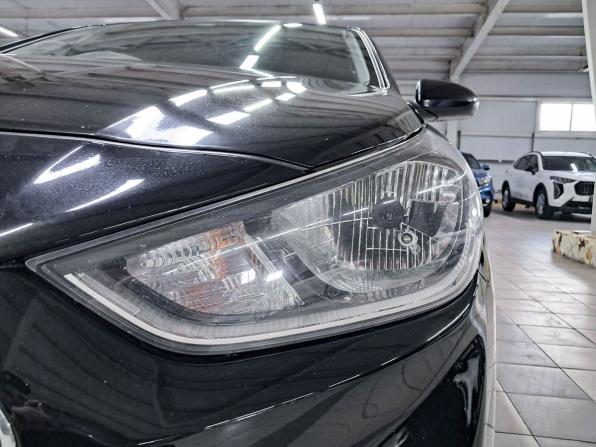 Hyundai Solaris II с пробегом 2017 года, цена 825 000 рублей, 239885 км, седан, Автокод Объявления
