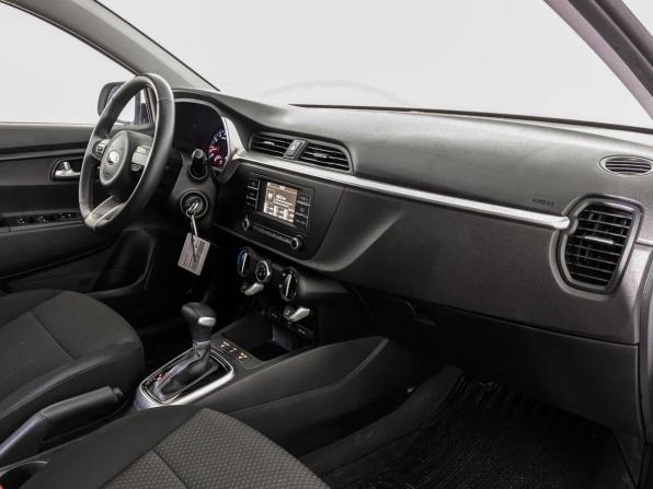 Kia Rio IV Рестайлинг с пробегом 2021 года, цена 1 555 000 рублей, 65500 км, седан, Автокод Объявления