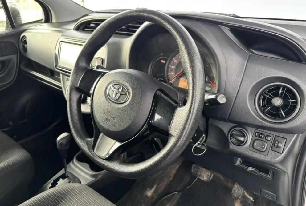 Toyota Vitz III (XP130) Рестайлинг Киров  - изображение 11