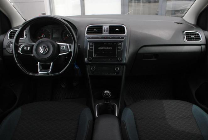 Volkswagen Polo V Рестайлинг с пробегом 2020 года, цена 1 360 000 рублей, 80208 км, седан, Автокод Объявления