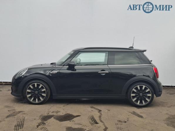 Mini Hatch III (F55/F56) Рестайлинг 2 с пробегом 2021 года, цена 3 050 000 рублей, 50961 км, хэтчбек, Автокод Объявления