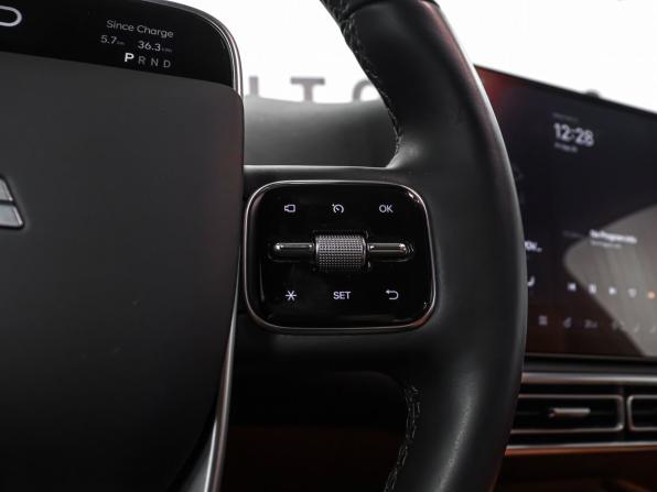 Li Auto (Lixiang) L7 I с пробегом 2023 года, цена 5 899 000 рублей, 46695 км, внедорожник, Автокод Объявления