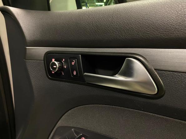 Volkswagen Touran I Рестайлинг 2 с пробегом 2013 года, цена 1 250 000 рублей, 117731 км, компактвэн, Автокод Объявления