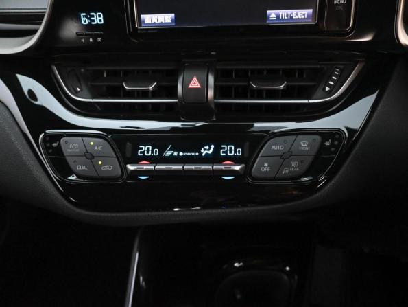 Toyota C-HR I с пробегом 2017 года, цена 2 184 000 рублей, 48240 км, внедорожник, Автокод Объявления
