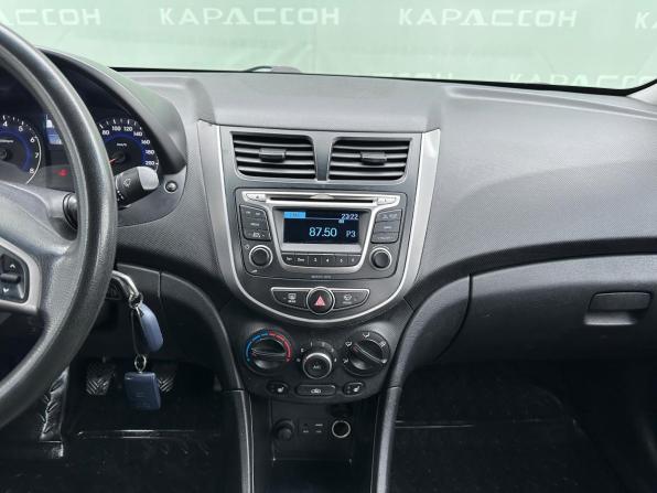 Hyundai Solaris I Рестайлинг с пробегом 2015 года, цена 870 000 рублей, 135038 км, седан, Автокод Объявления