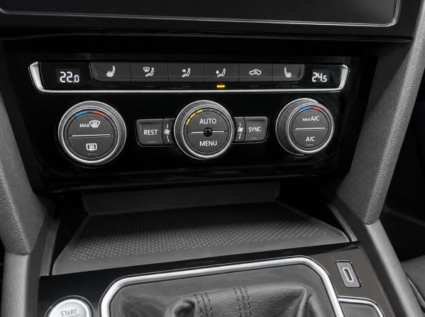 Volkswagen Passat B8 Рестайлинг с пробегом 2020 года, цена 2 590 000 рублей, 36605 км, седан, Автокод Объявления