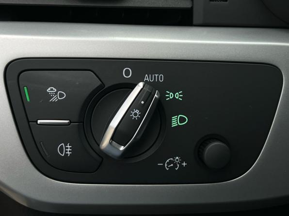 Audi A4 V (B9) с пробегом 2018 года, цена 2 290 000 рублей, 99513 км, седан, Автокод Объявления
